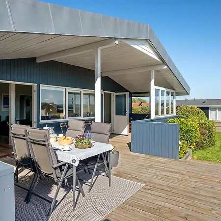 Ferienhaus Carlie - 400m From The Sea By Interhome