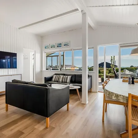 Carlie - 400m From The Sea By Interhome