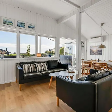 Carlie - 400m From The Sea By Interhome *